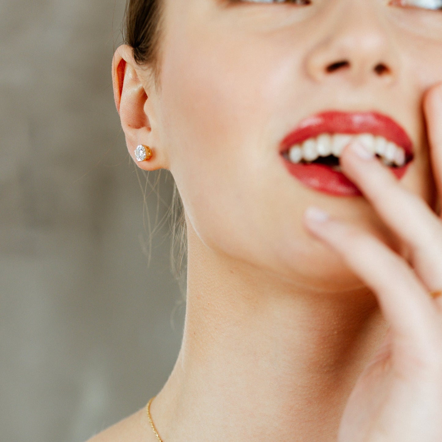 Mary Solitaire Earrings